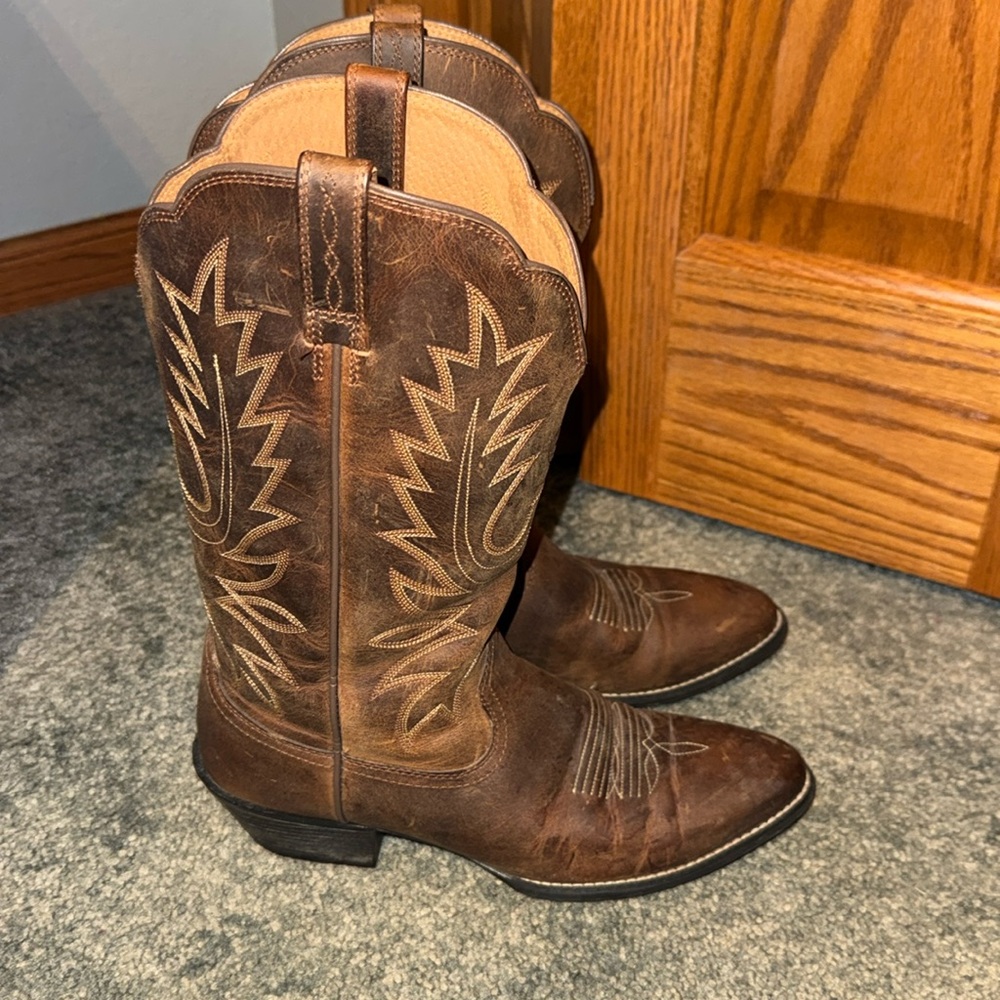 Ariat Cowboy boots
